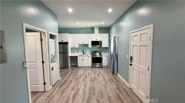7845 Woodlake Avenue, West Hills, CA 91304