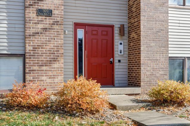 1920 Tracy Drive 12, Bloomington, IL 61704