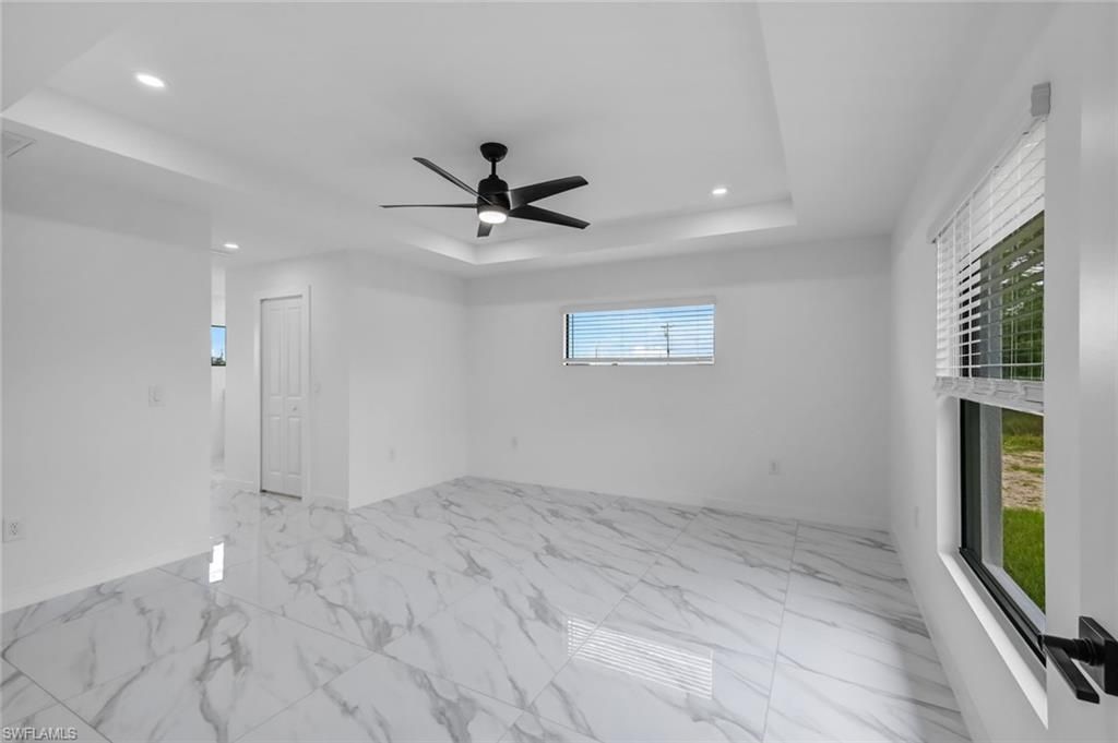 Image 12 of property listing at 523 Wilmington PKWY, Cape Coral, FL 33993