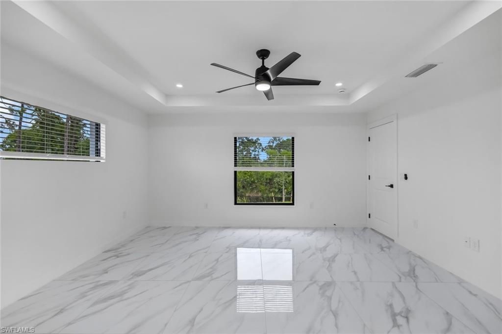Image 13 of property listing at 523 Wilmington PKWY, Cape Coral, FL 33993