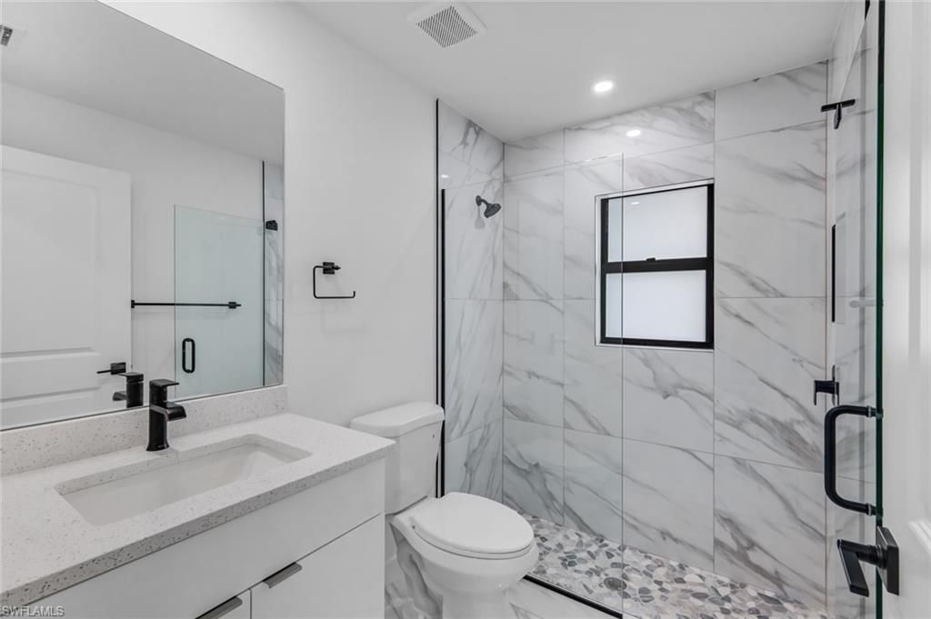 Image 19 of property listing at 523 Wilmington PKWY, Cape Coral, FL 33993