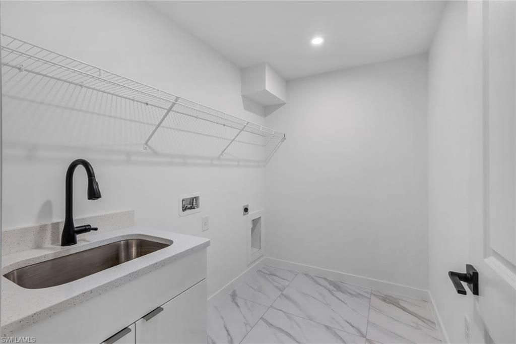 Image 20 of property listing at 523 Wilmington PKWY, Cape Coral, FL 33993