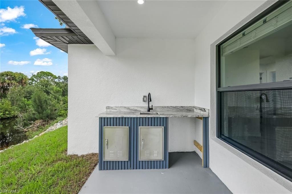 Image 23 of property listing at 523 Wilmington PKWY, Cape Coral, FL 33993