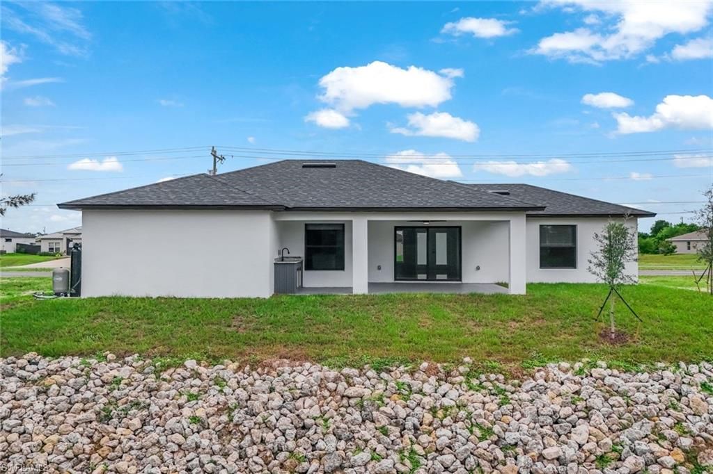 Image 25 of property listing at 523 Wilmington PKWY, Cape Coral, FL 33993