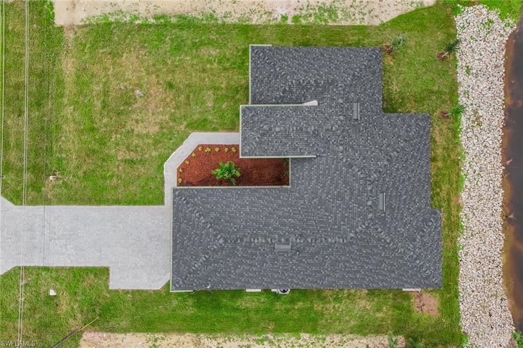 Image 26 of property listing at 523 Wilmington PKWY, Cape Coral, FL 33993