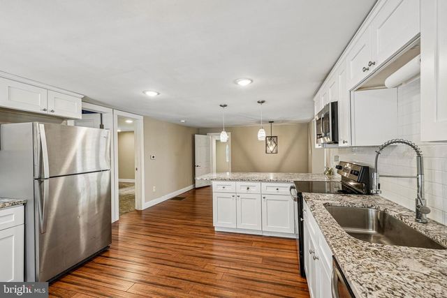10 MAPLE LN, Hainesport, NJ 08036
