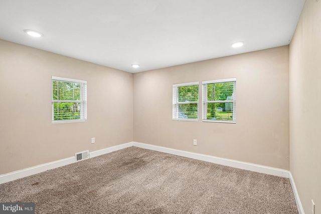 10 MAPLE LN, Hainesport, NJ 08036