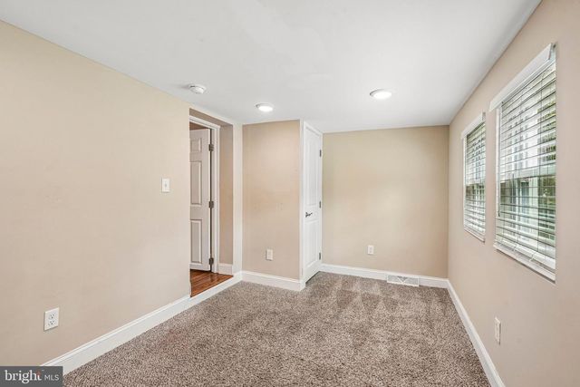 10 MAPLE LN, Hainesport, NJ 08036