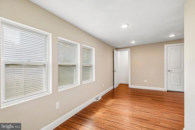 10 MAPLE LN, Hainesport, NJ 08036