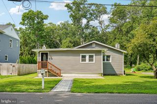 10 MAPLE LN, Hainesport, NJ 08036