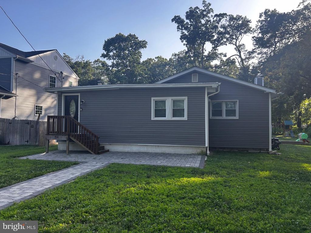 10 MAPLE LN, Hainesport, NJ 08036