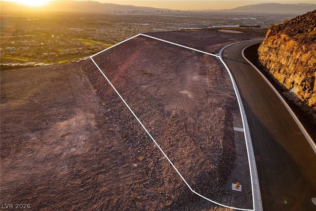 523 Rock Peak Drive, Henderson, NV 89012