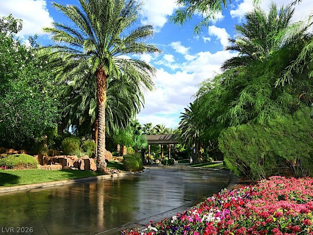 523 Rock Peak Drive, Henderson, NV 89012
