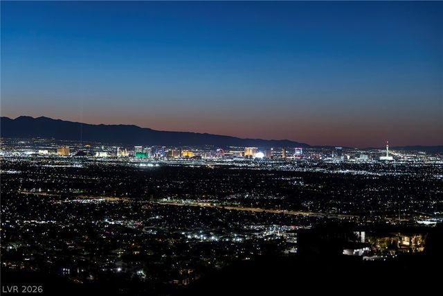 523 Rock Peak Drive, Henderson, NV 89012