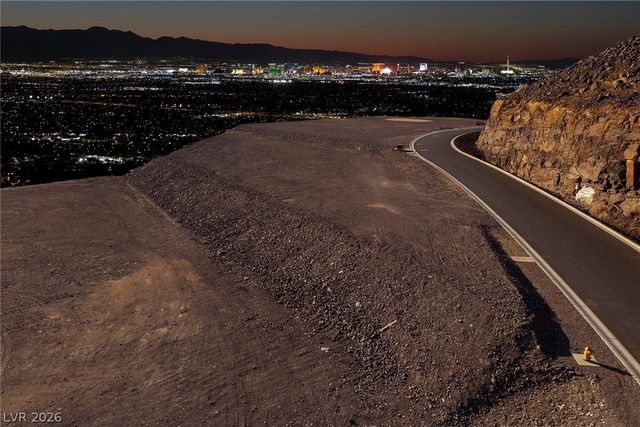 523 Rock Peak Drive, Henderson, NV 89012