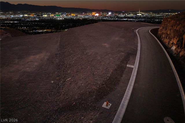 523 Rock Peak Drive, Henderson, NV 89012