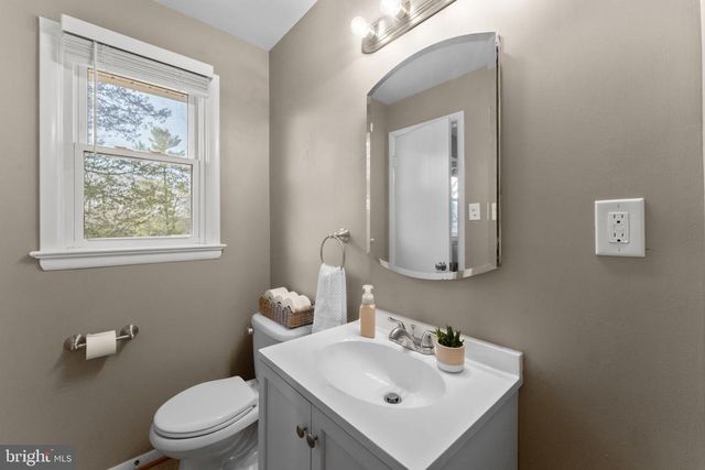 6744 RILEY RD, Warrenton, VA 20187