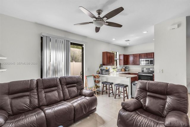 10371 W 32nd Ln, Hialeah, FL 33018