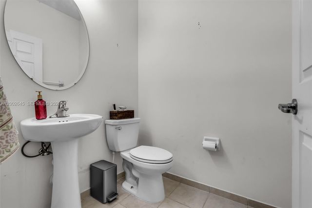 10371 W 32nd Ln, Hialeah, FL 33018