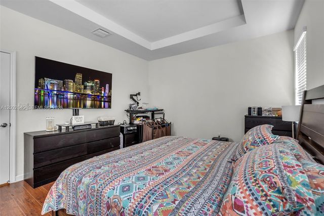 10371 W 32nd Ln, Hialeah, FL 33018