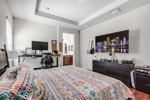 10371 W 32nd Ln, Hialeah, FL 33018