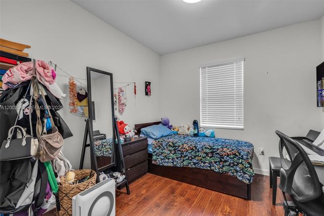 10371 W 32nd Ln, Hialeah, FL 33018