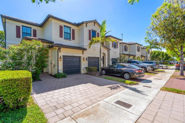 10371 W 32nd Ln, Hialeah, FL 33018