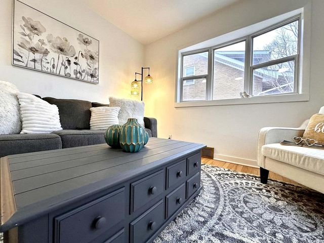 5623 36th AVENUE, Kenosha, WI 53144