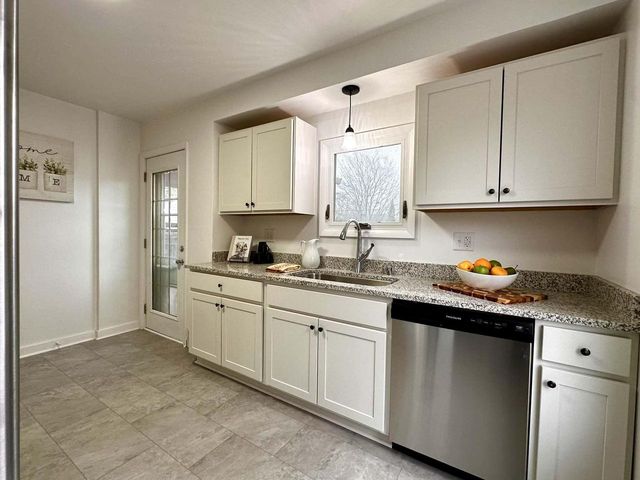 5623 36th AVENUE, Kenosha, WI 53144