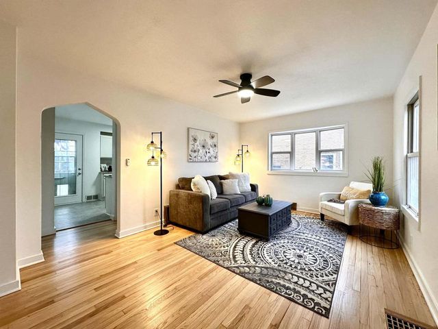 5623 36th AVENUE, Kenosha, WI 53144