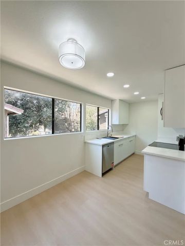 256 Streamwood, Irvine, CA 92620