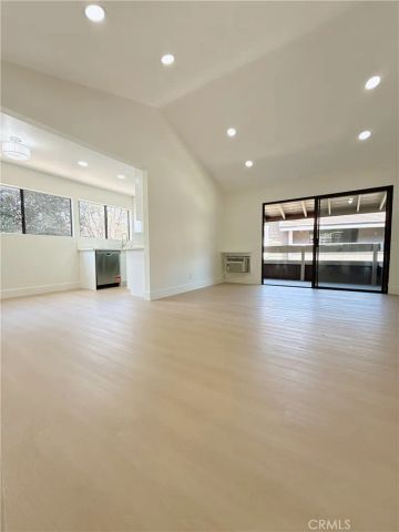 256 Streamwood, Irvine, CA 92620