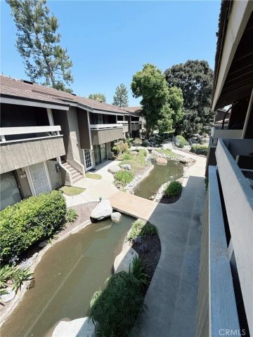 256 Streamwood, Irvine, CA 92620
