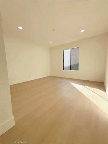 256 Streamwood, Irvine, CA 92620