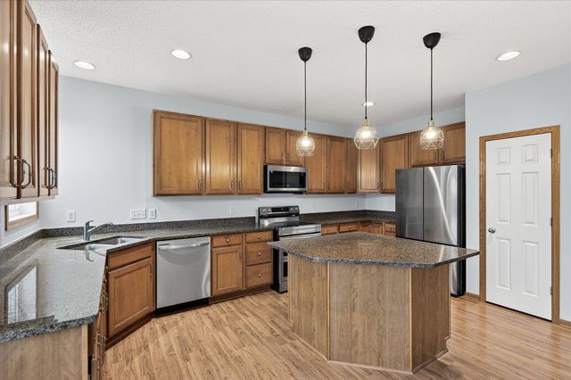 17047 Stonebriar Circle SW, Prior Lake, MN 55372