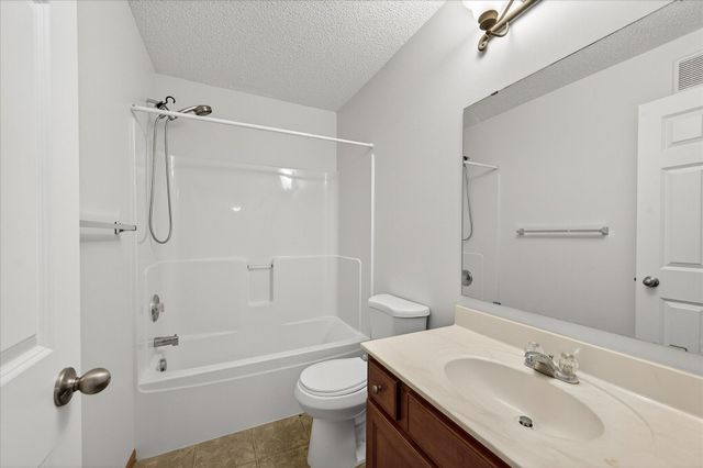 17047 Stonebriar Circle SW, Prior Lake, MN 55372