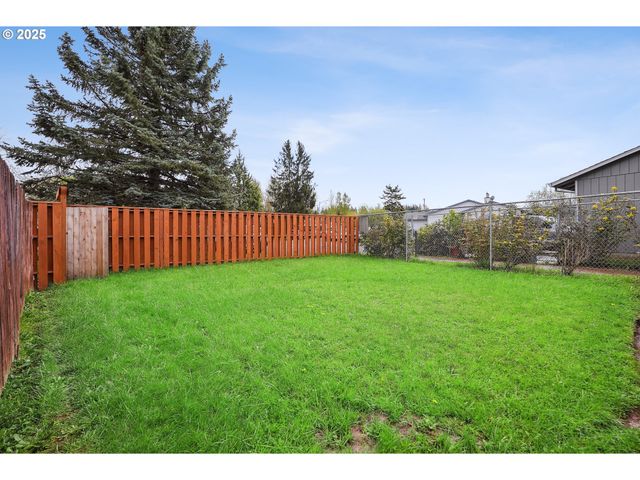 1700 Ne 231ST Ct, Wood Village, OR 97060