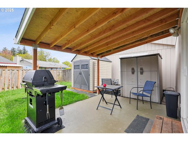 1700 Ne 231ST Ct, Wood Village, OR 97060