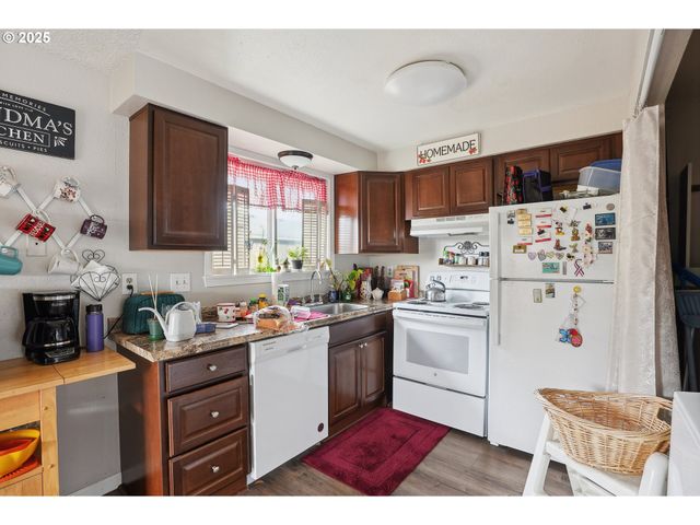 1700 Ne 231ST Ct, Wood Village, OR 97060