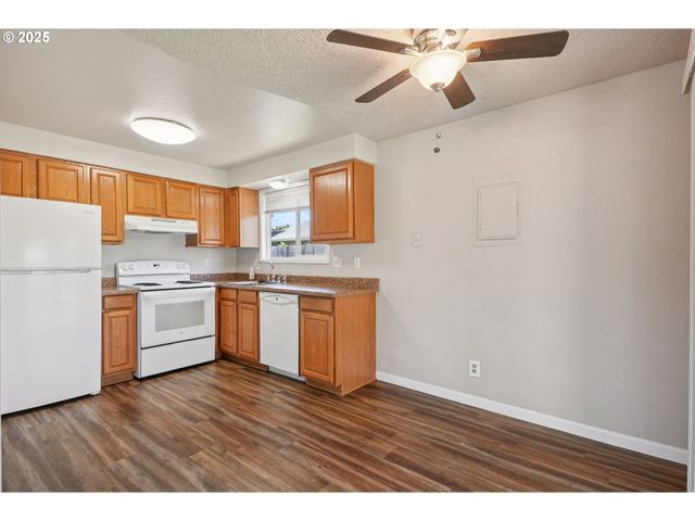 1700 Ne 231ST Ct, Wood Village, OR 97060