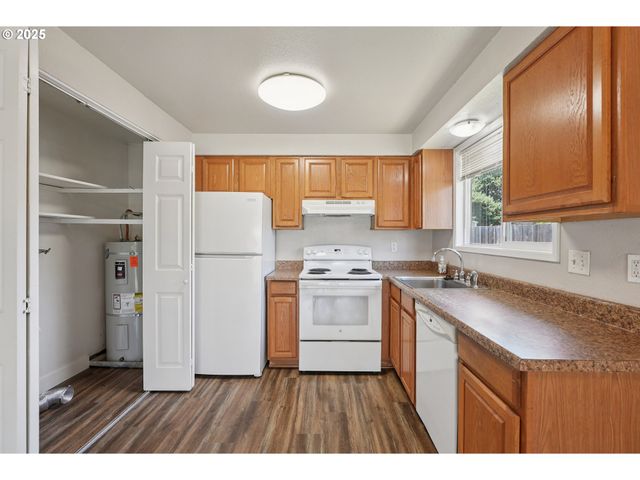 1700 Ne 231ST Ct, Wood Village, OR 97060