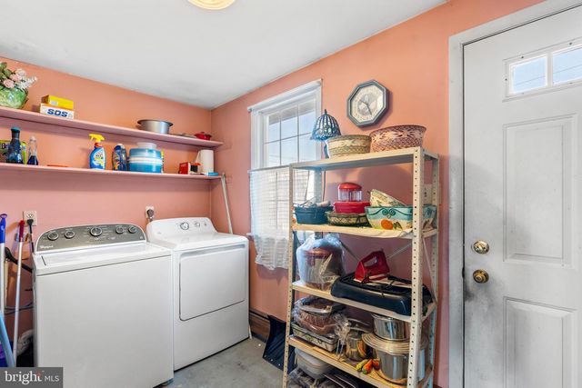 198 NORTHPARK DR, Levittown, PA 19054