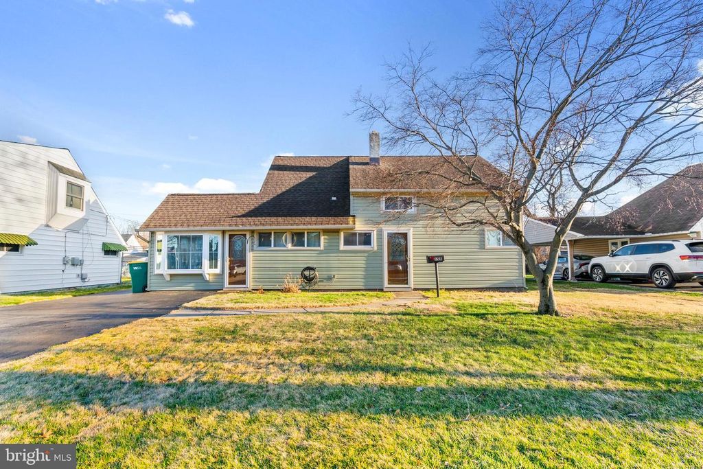 198 NORTHPARK DR, Levittown, PA 19054