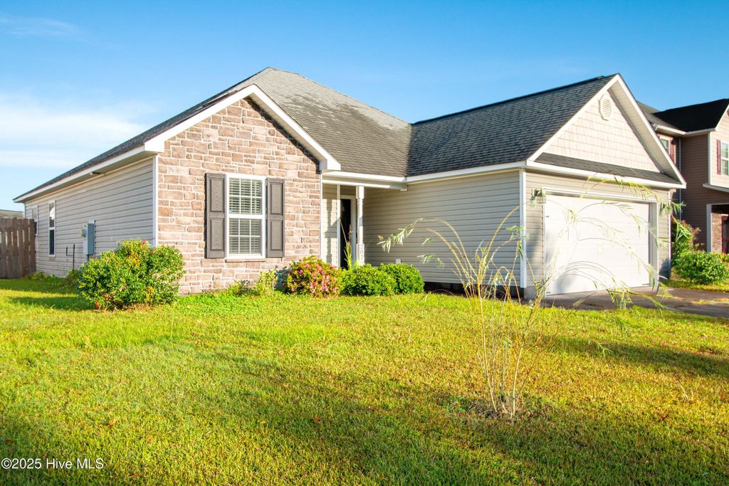 207 Seville Street, Jacksonville, NC 28546