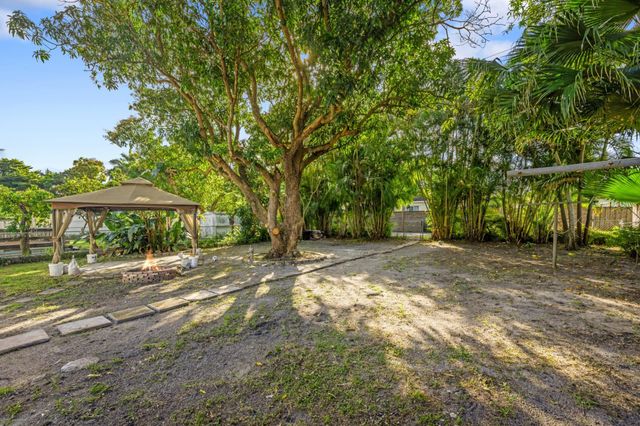 1512 Fletcher St, Hollywood, FL 33020