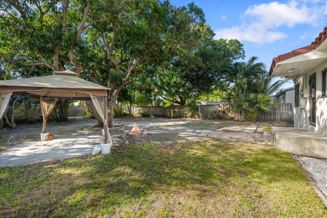 1512 Fletcher St, Hollywood, FL 33020