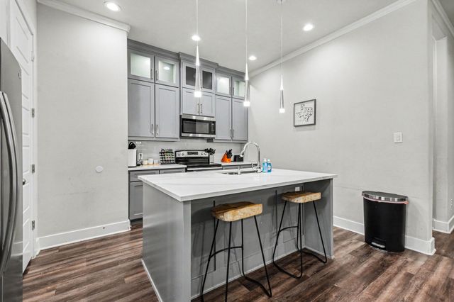 1435 Strickland Street, Dallas, TX 75216
