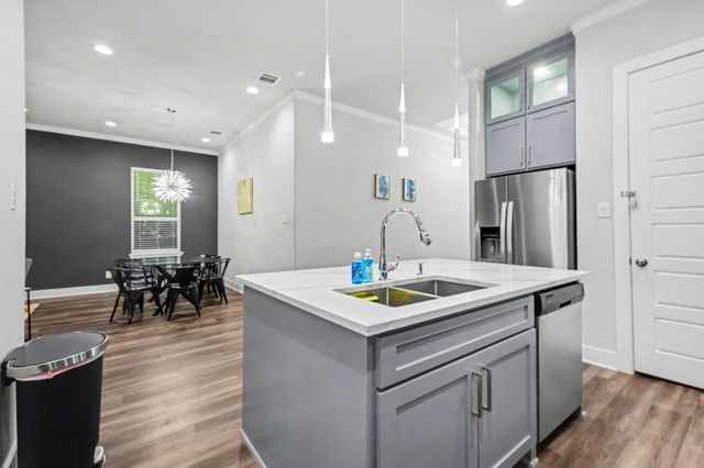 1435 Strickland Street, Dallas, TX 75216