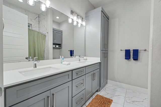 1435 Strickland Street, Dallas, TX 75216