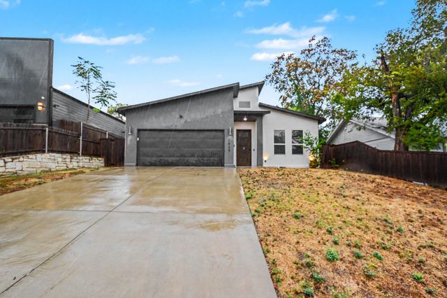 1435 Strickland Street, Dallas, TX 75216